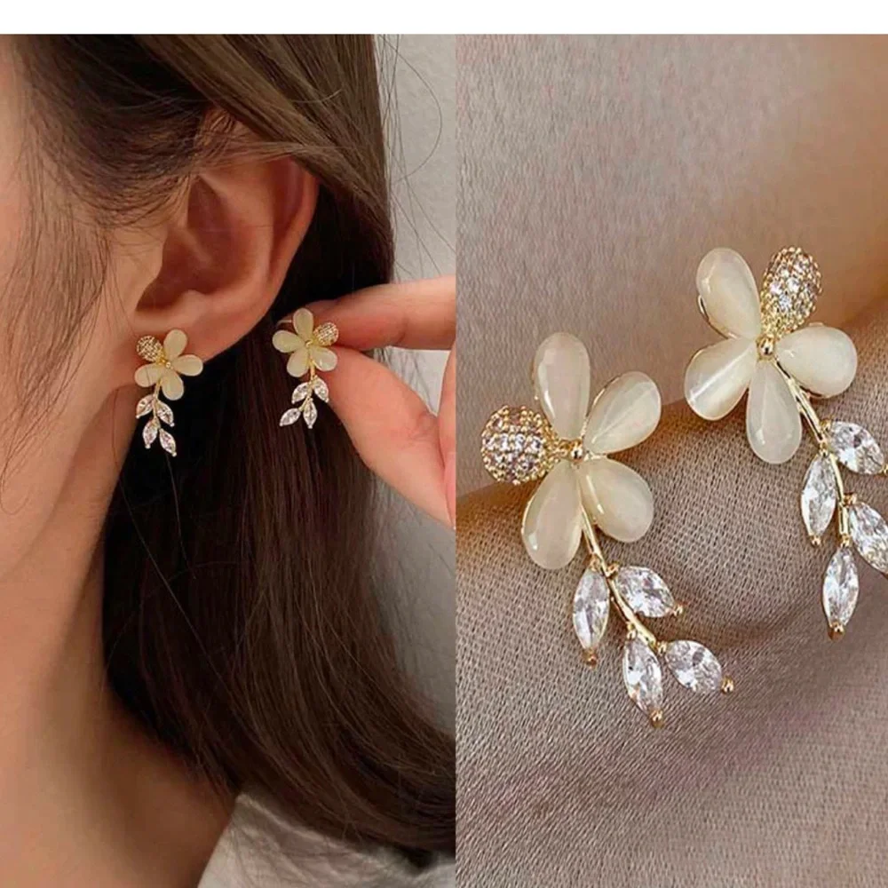 Crystal Rhinestone Yellow Flower Leaf Women's Stud Earrings Brand New - Picture 3 of 4